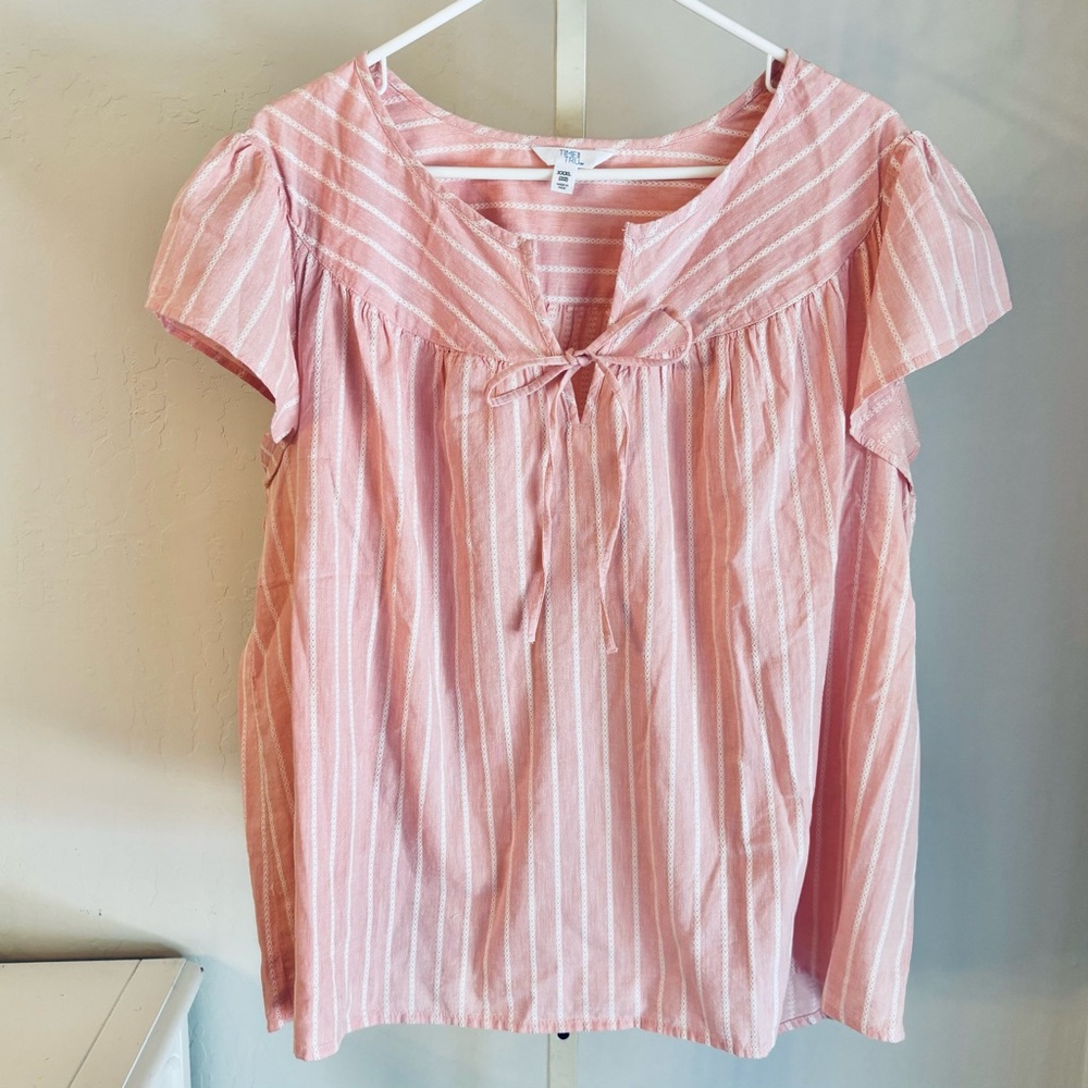 🌿 3 FOR $12 Time and Tru Pink and White Flutter Sleeve Blouse